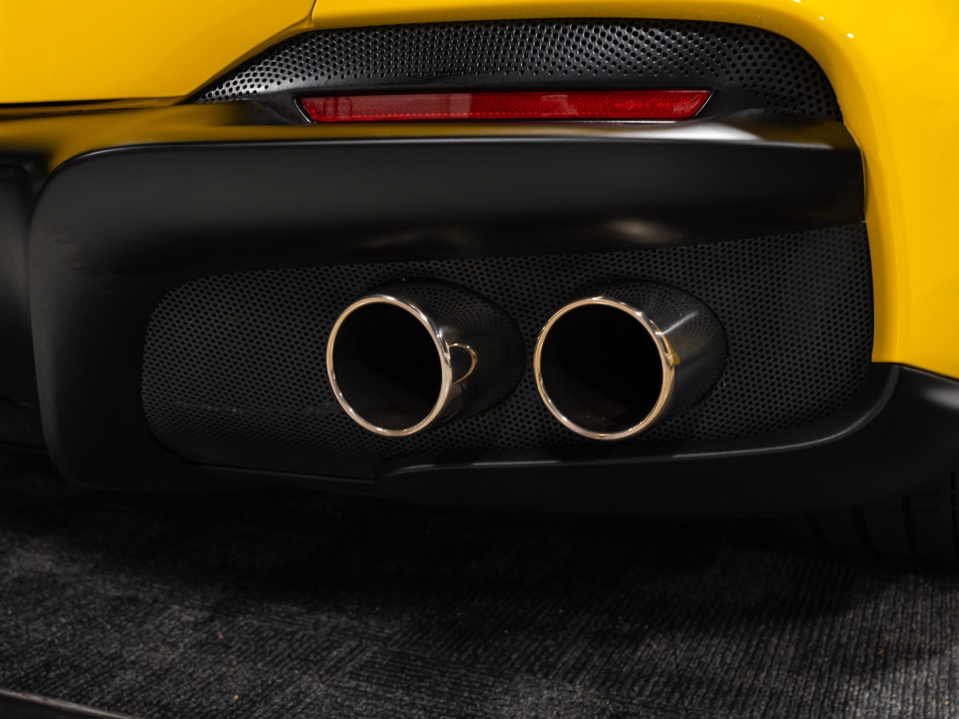 Used 2023 Ferrari Portofino M RWD image 34