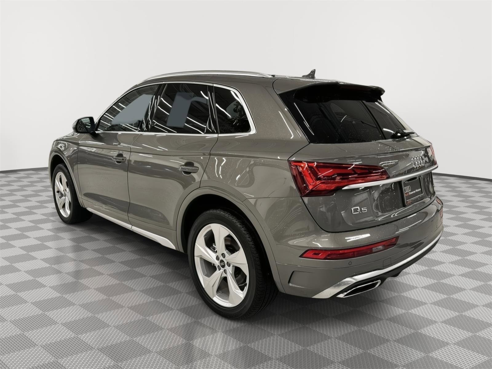 Certified 2025 Audi Q5 2.0T Premium Plus w/ Premium Plus Package image 7