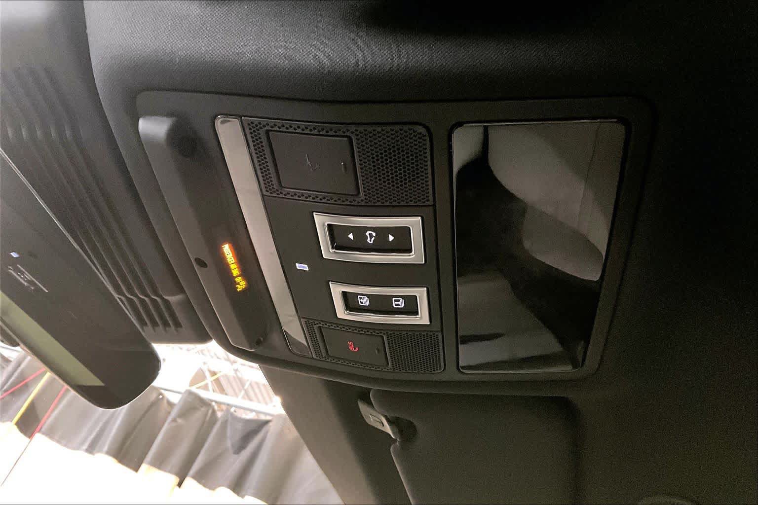 Used 2026 Land Rover Range Rover Evoque Dynamic SE AWD/4WD image 65