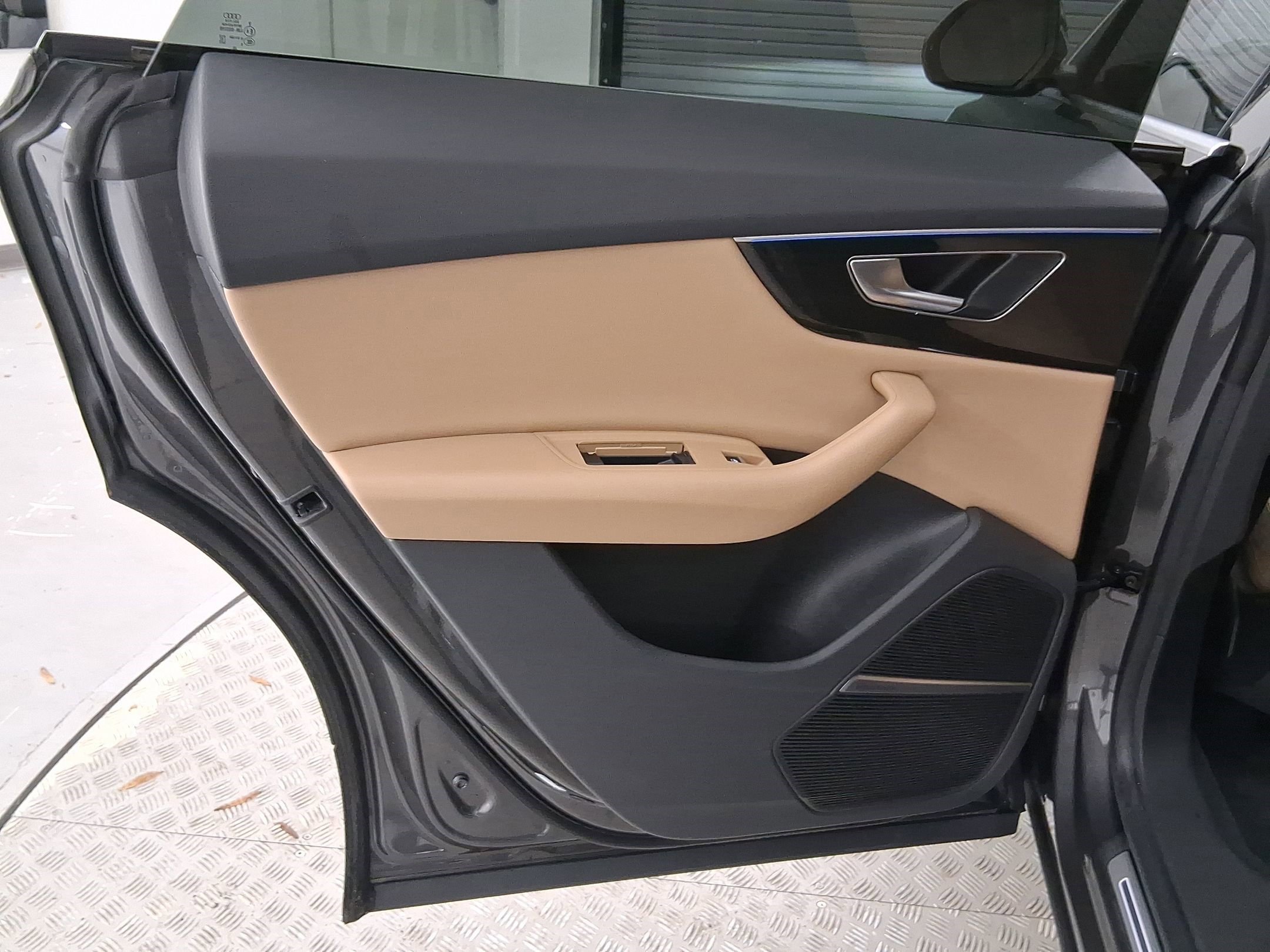 Used 2021 Audi Q8 Premium Plus w/ Premium Plus Package image 19