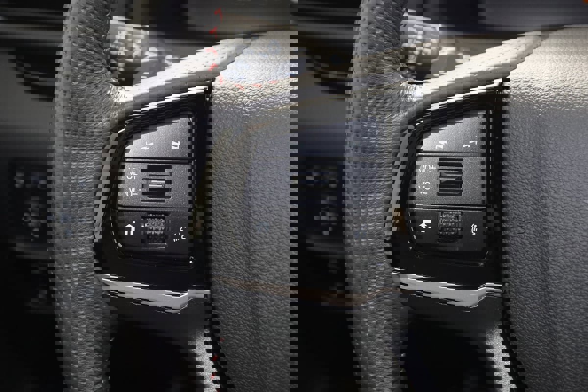 Used 2025 Honda Ridgeline Black Edition image 31