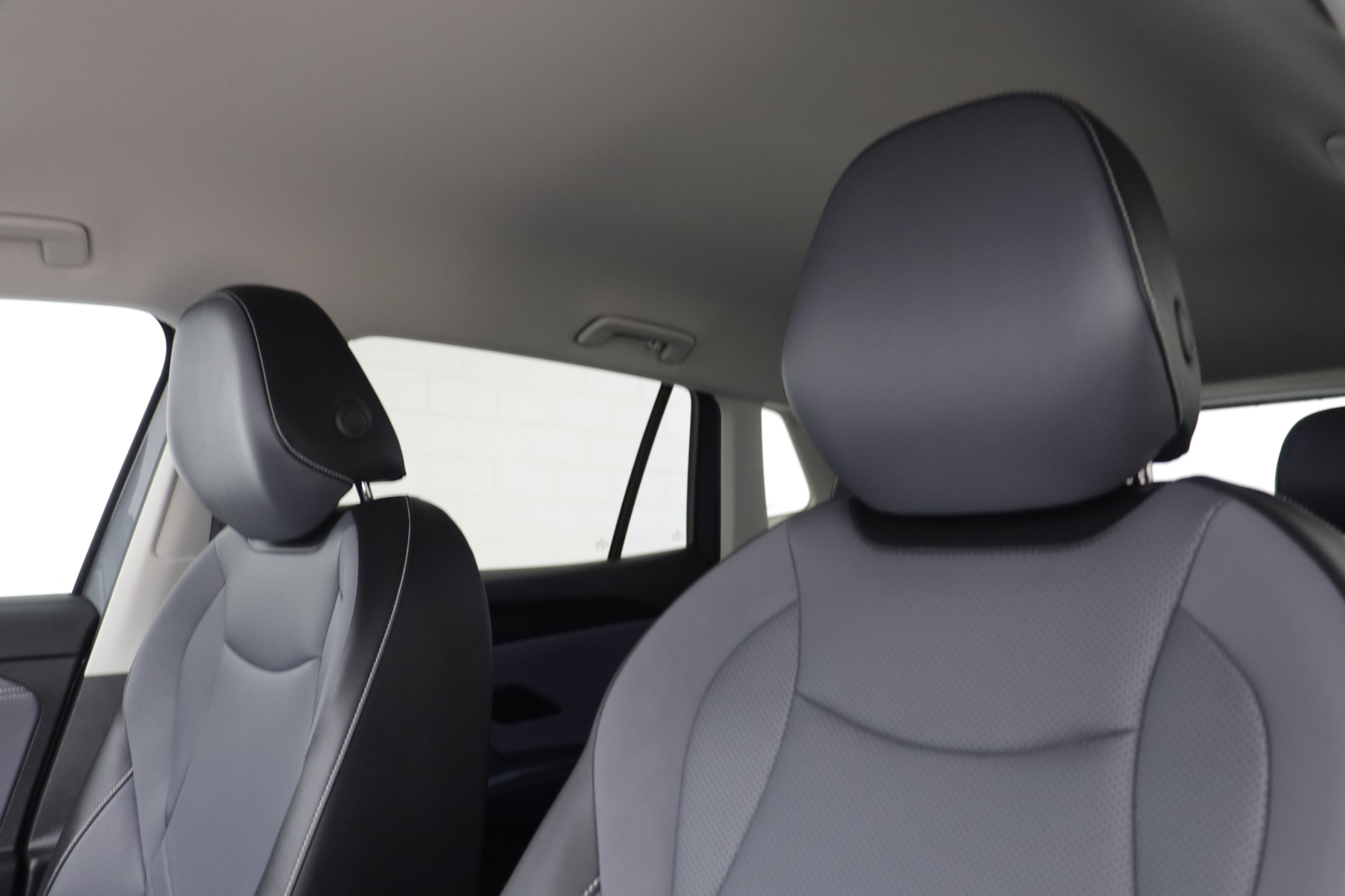 Used 2026 Volkswagen Tiguan SE AWD/4WD image 12
