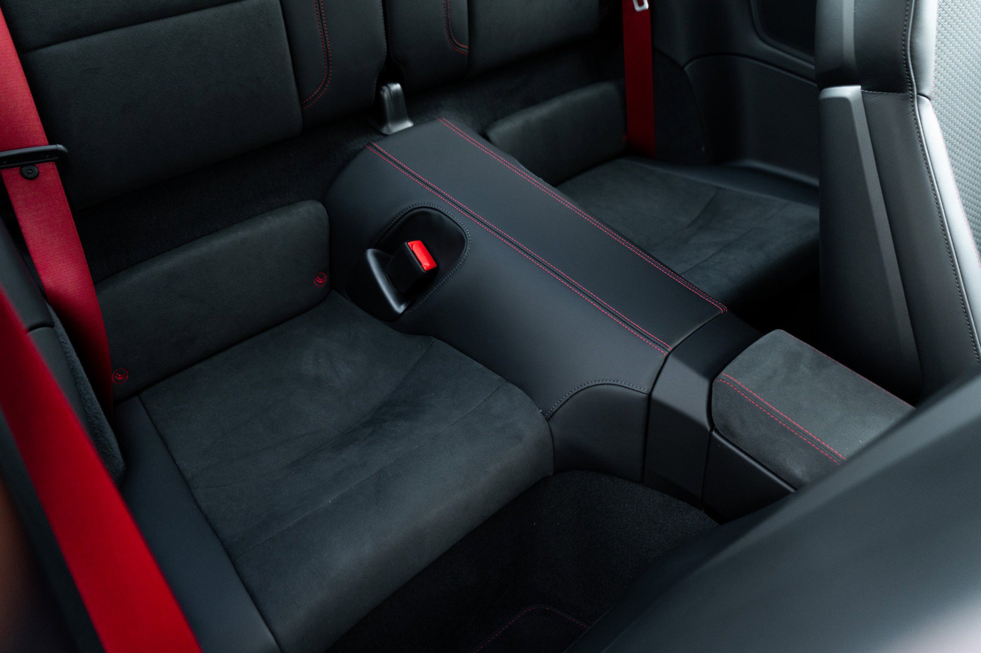 Used 2025 Porsche 911 Carrera 4 GTS image 25