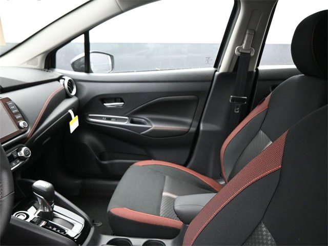 New 2025 Nissan Versa SR w/ Trunk Package image 18