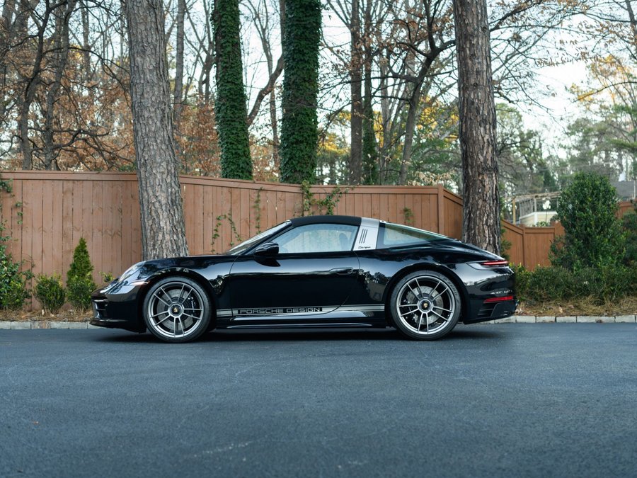 Used 2023 Porsche 911 50th Anniversary Edition image 3