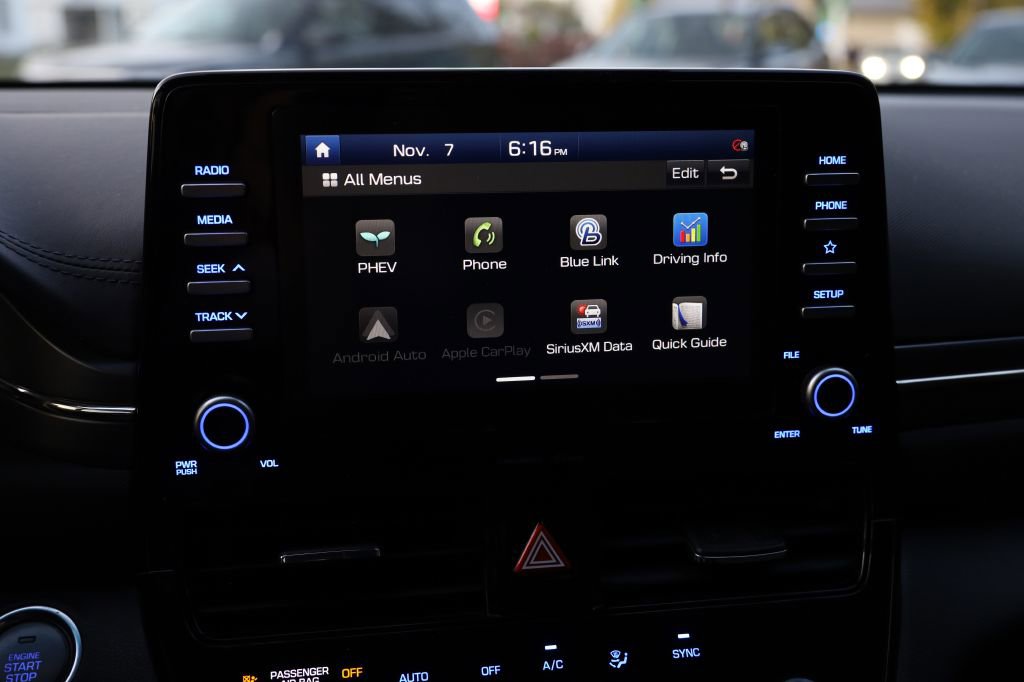 Used 2020 Hyundai Ioniq SEL image 39