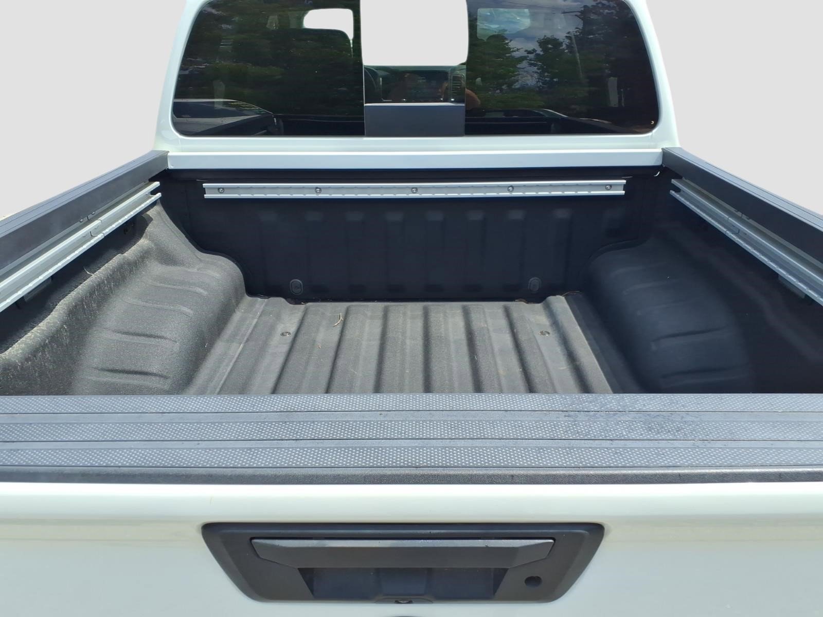 Used 2024 Nissan Frontier SV w/ SV Convenience Package RWD image 6
