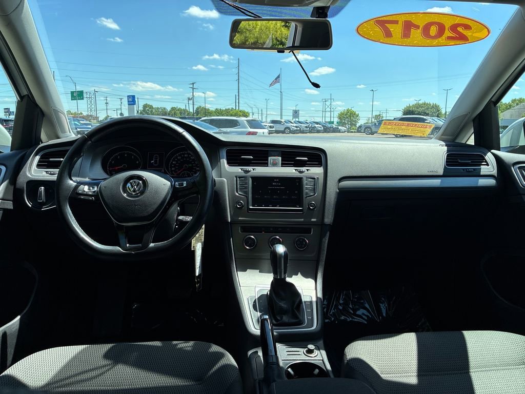 Used 2017 Volkswagen Golf S FWD image 17