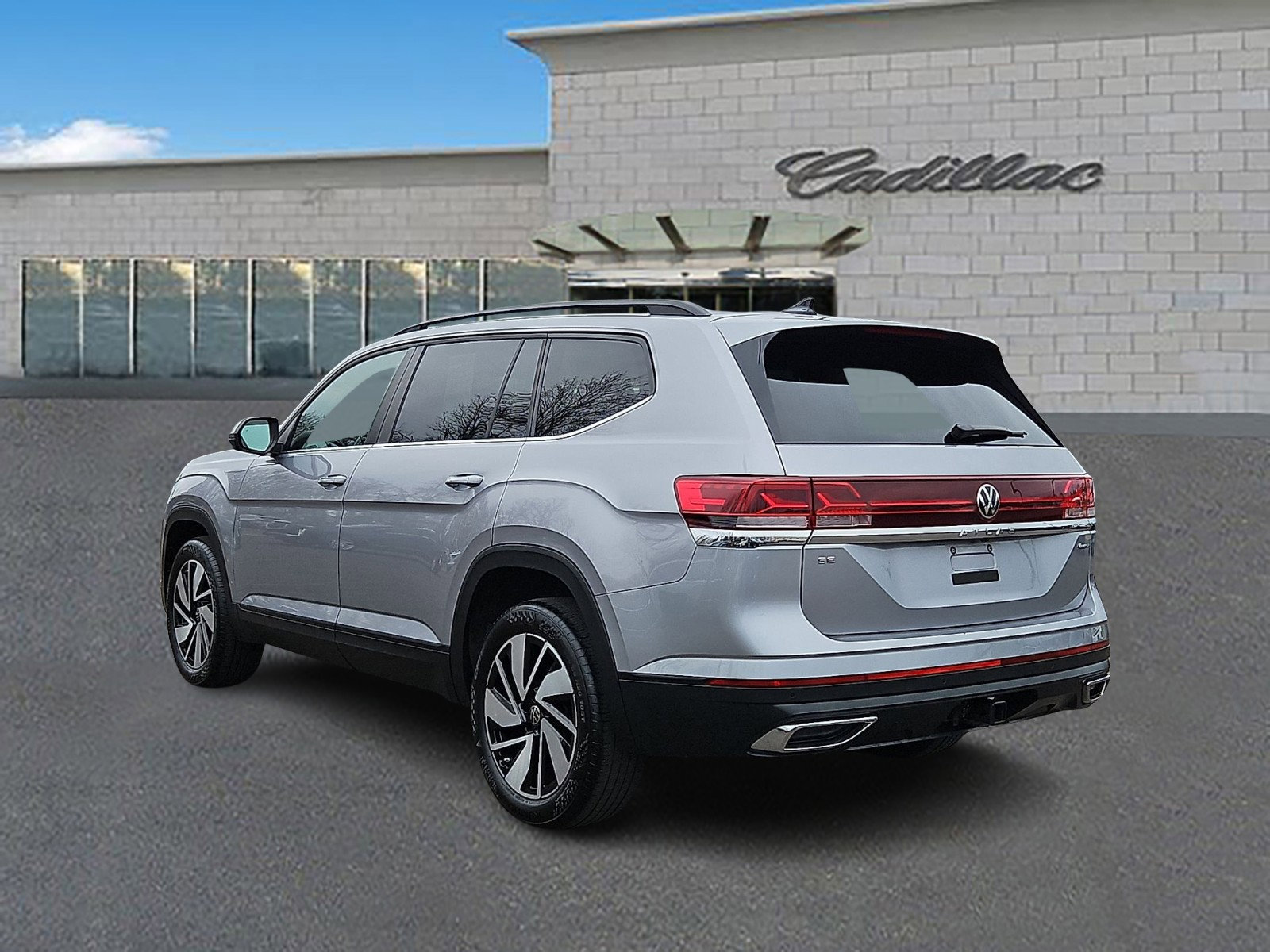 Used 2024 Volkswagen Atlas SE image 6