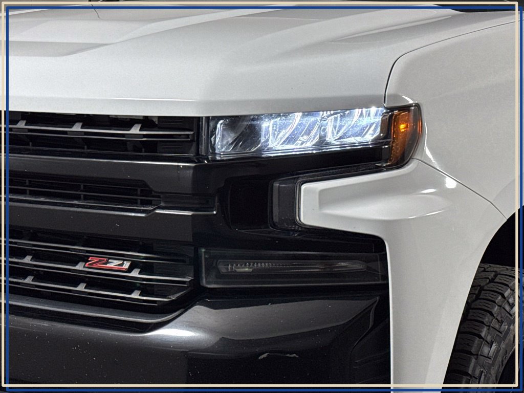 Used 2021 Chevrolet Silverado 1500 LT Trail Boss w/ LPO, Dark Essentials Package AWD/4WD image 2