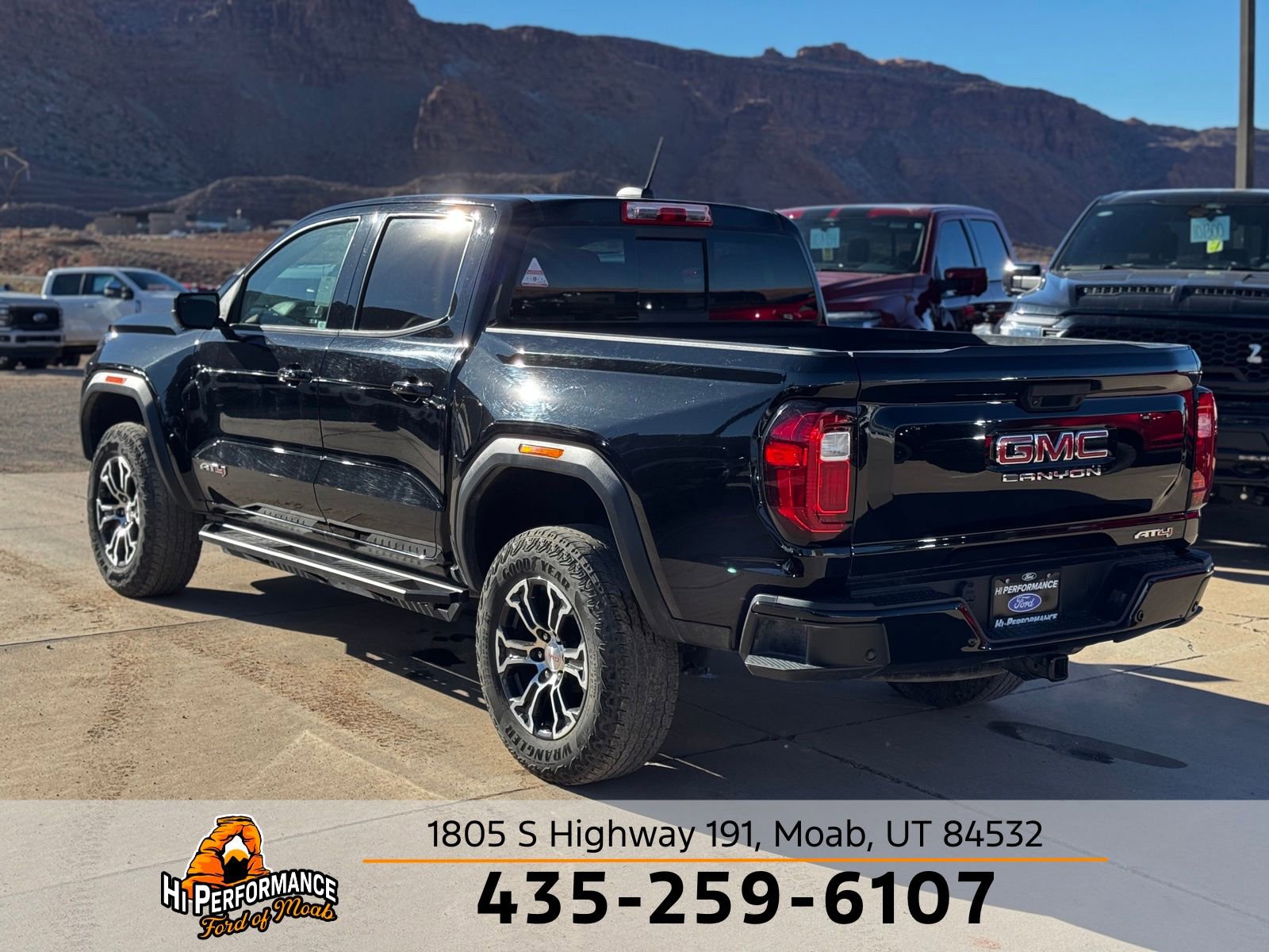 Used 2023 GMC Canyon AT4 w/ AT4 Premium Package image 9