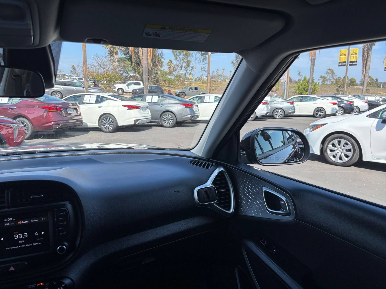 Used 2025 Kia Soul LX w/ LX Technology Package FWD image 33