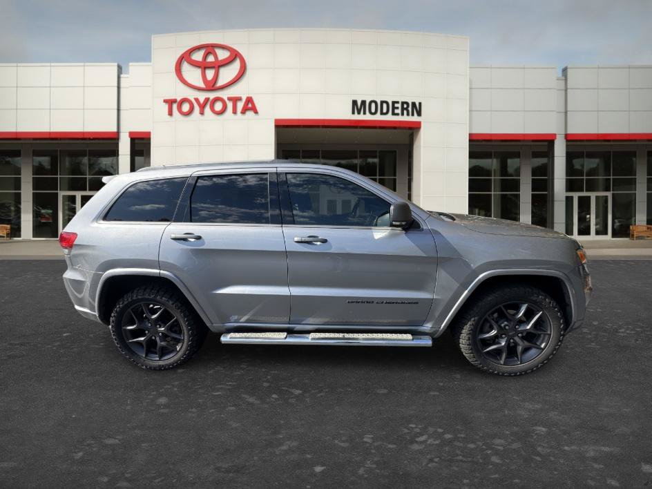 Used 2015 Jeep Grand Cherokee Overland w/ Advanced Technology Group AWD/4WD image 4