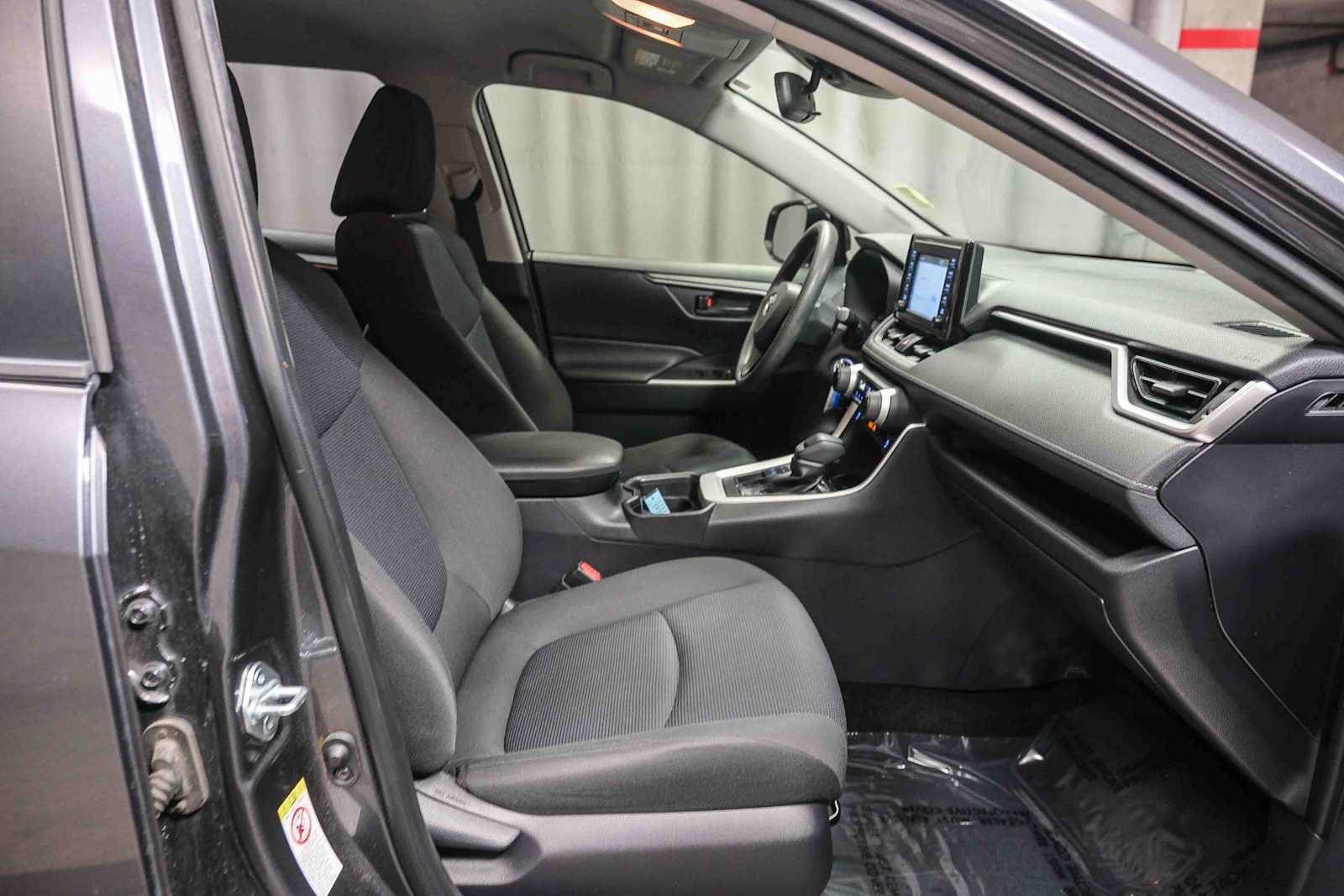 Used 2019 Toyota RAV4 LE w/ All Weather Liner Package AWD/4WD image 22