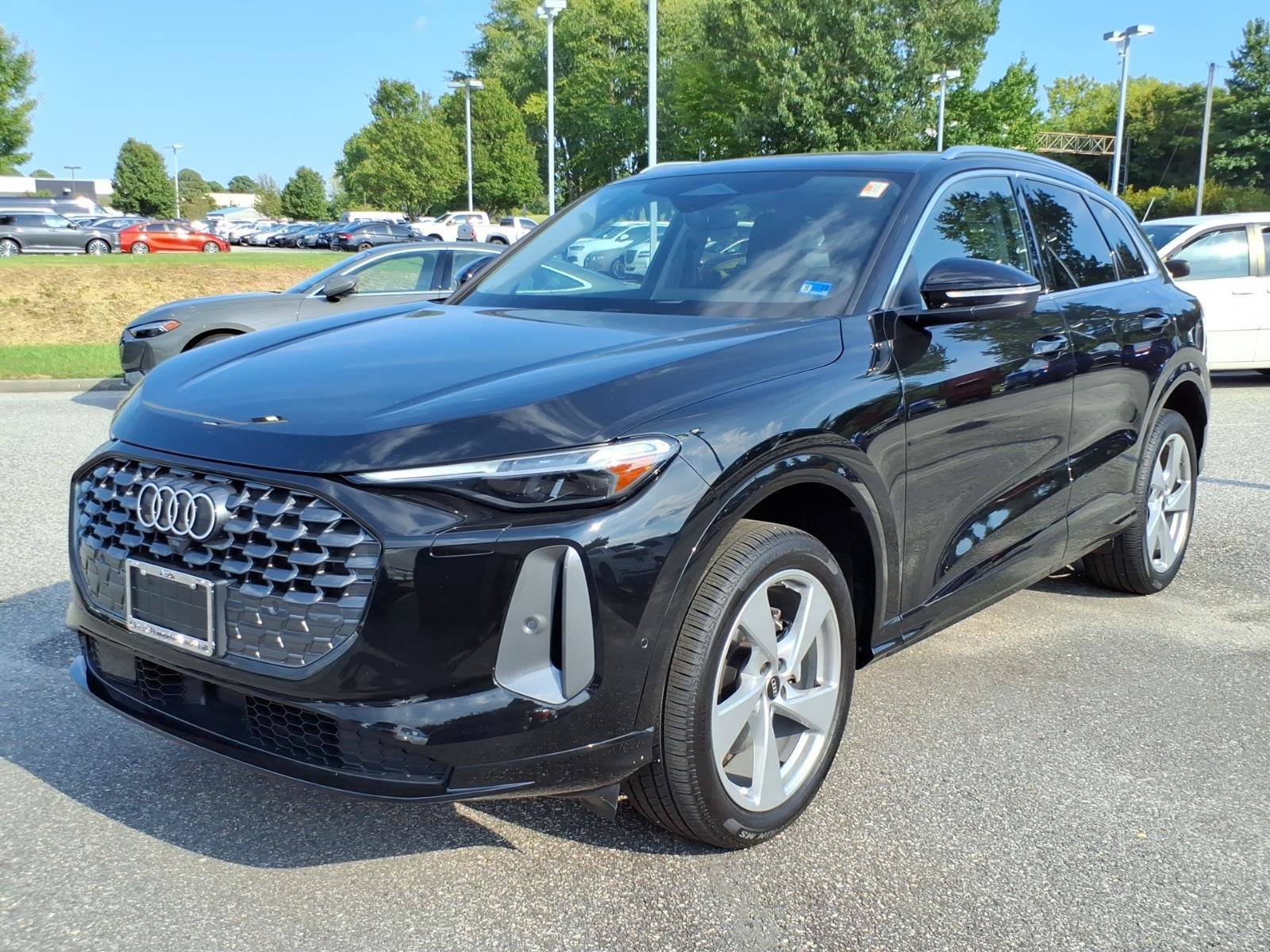 Used 2025 Audi Q5 Premium Plus AWD/4WD image 1