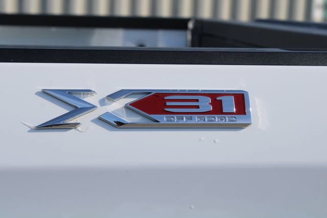 Used 2025 GMC Sierra 1500 Elevation w/ Preferred Package image 11