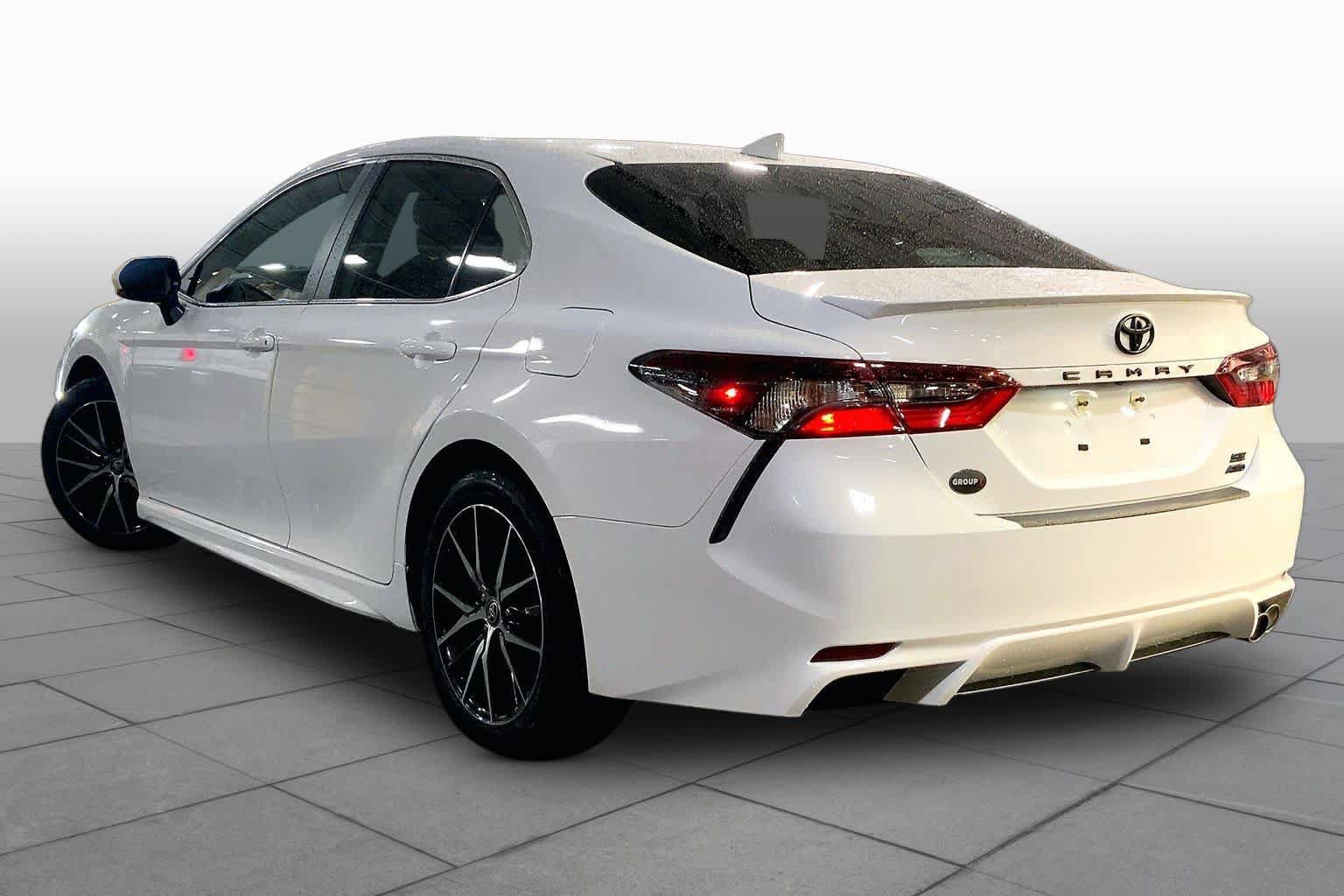 Used 2023 Toyota Camry SE AWD/4WD image 12