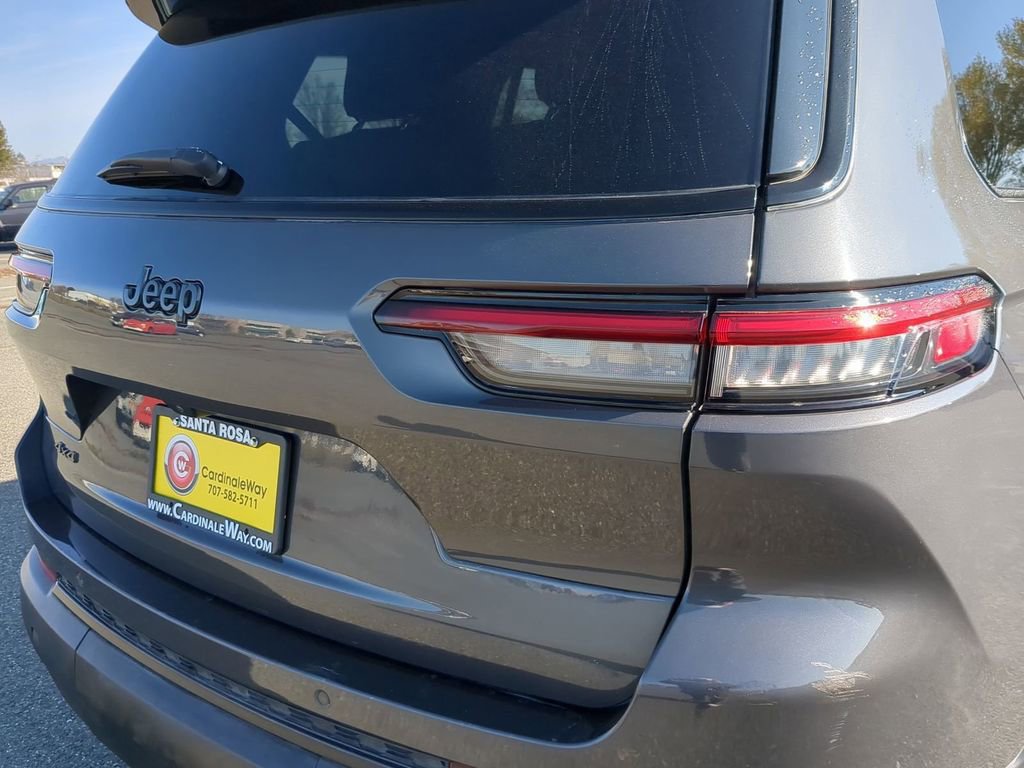 Used 2023 Jeep Grand Cherokee L Laredo image 22
