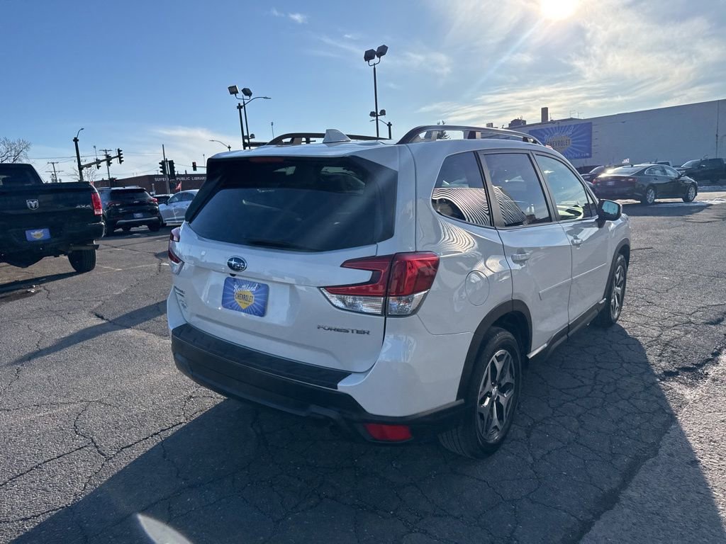 Used 2022 Subaru Forester Premium image 9