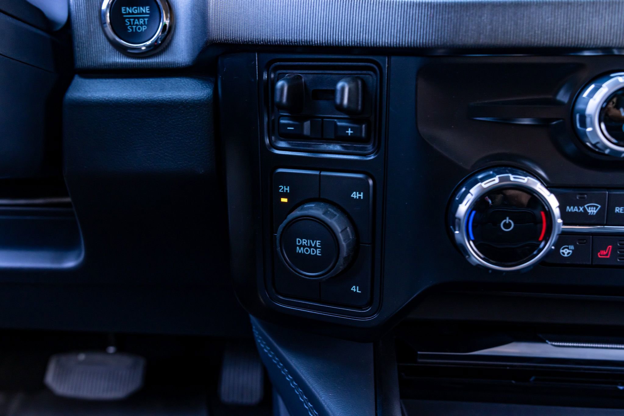 Used 2026 Ford F450 Platinum w/ FX4 Off-Road Package image 24