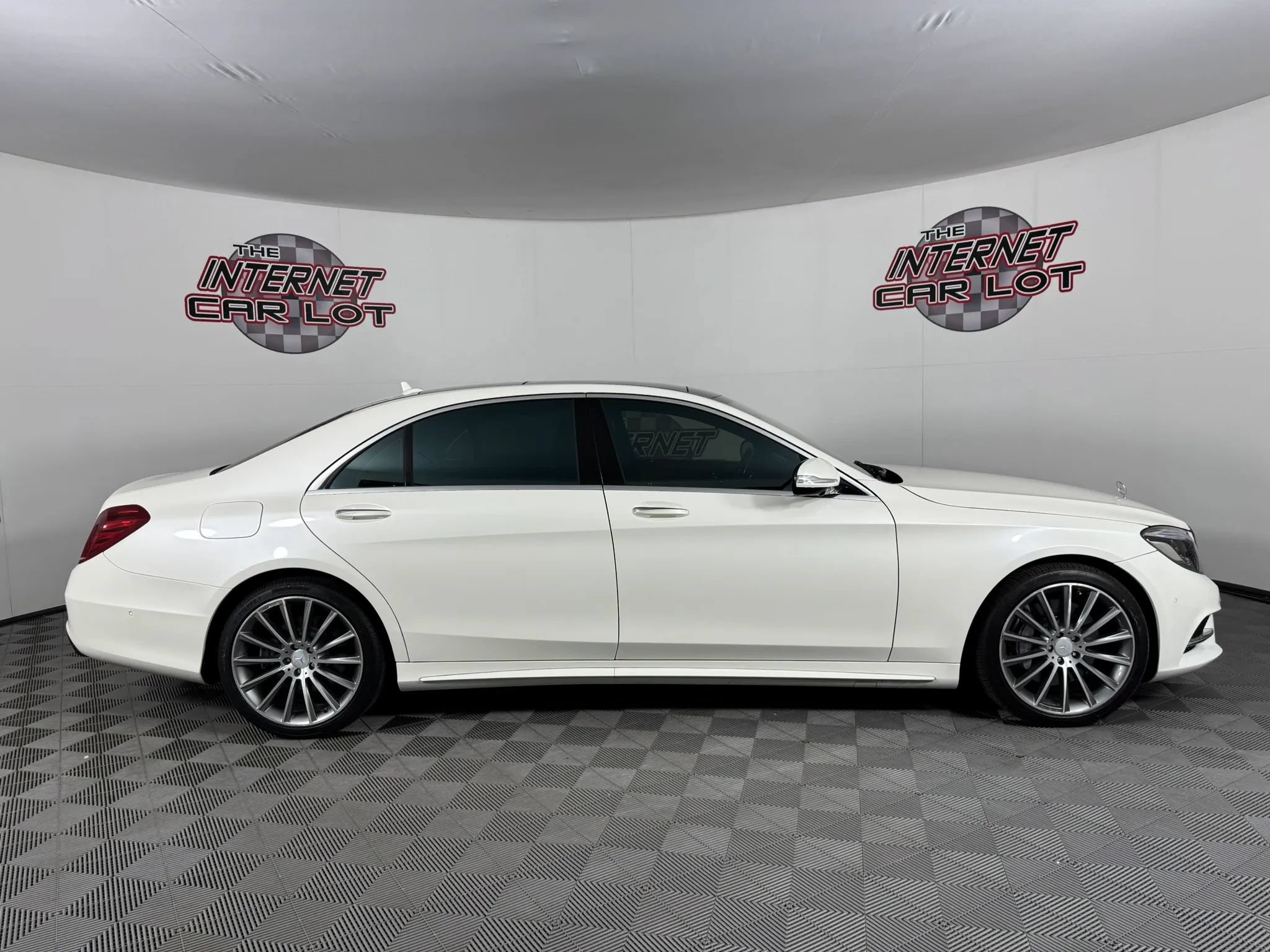 Used 2015 Mercedes-Benz S 550 Sedan image 8