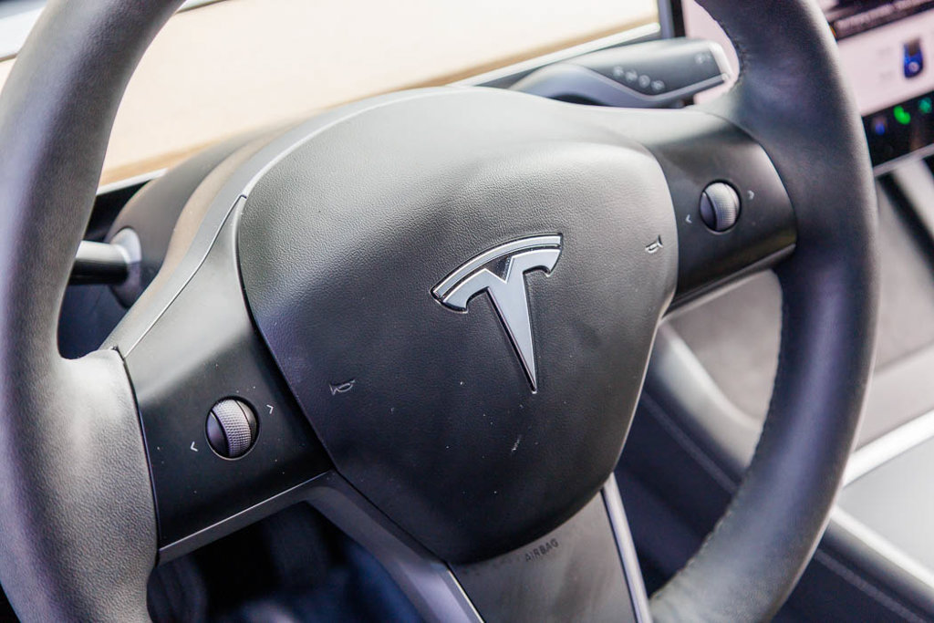 Used 2024 Tesla Model Y Long Range AWD/4WD image 26