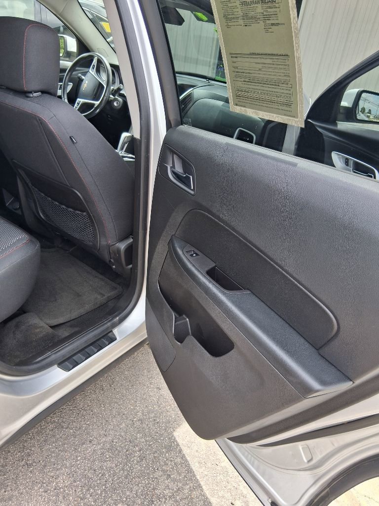Used 2013 Chevrolet Equinox LT w/ Driver Convenience Package FWD image 12