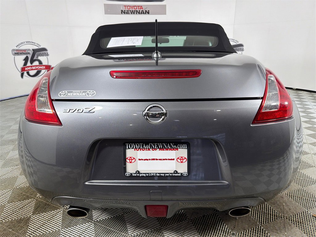 Used 2017 Nissan 370Z Roadster image 4