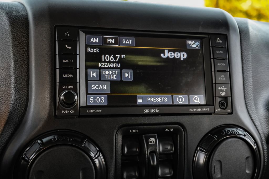 Used 2017 Jeep Wrangler Unlimited Rubicon image 26