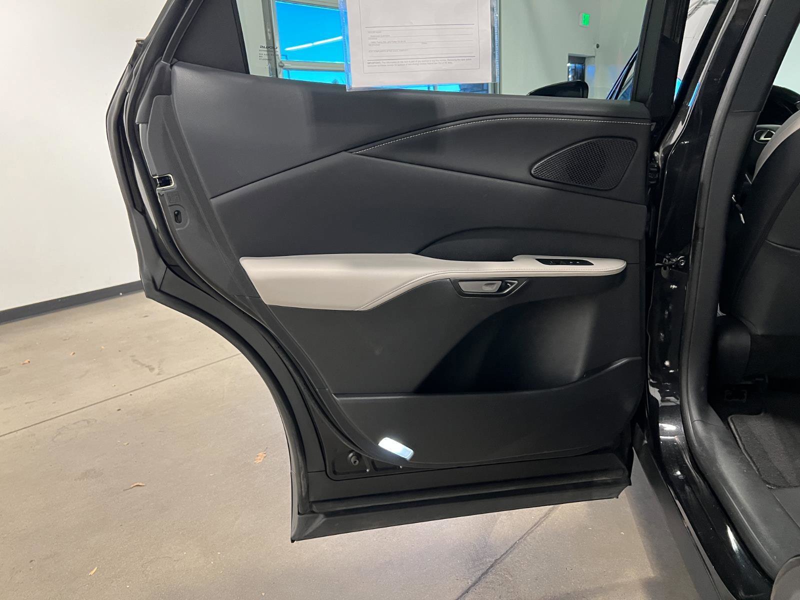 Used 2023 Lexus RX 350h image 34