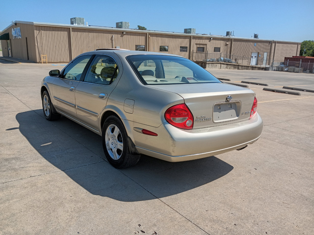 Used 2000 Nissan Maxima GLE image 7