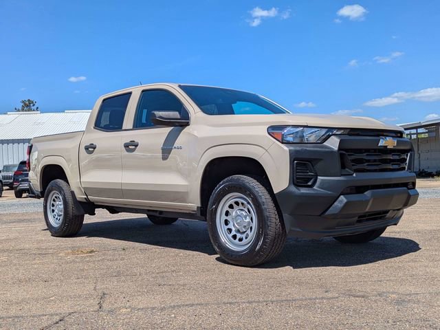 Used 2023 Chevrolet Colorado W/T RWD image 2