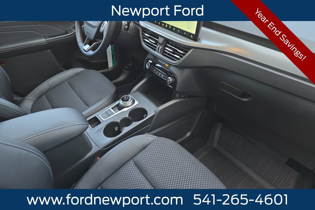 New 2025 Ford Escape SE w/ Class II Trailer Tow Package image 13