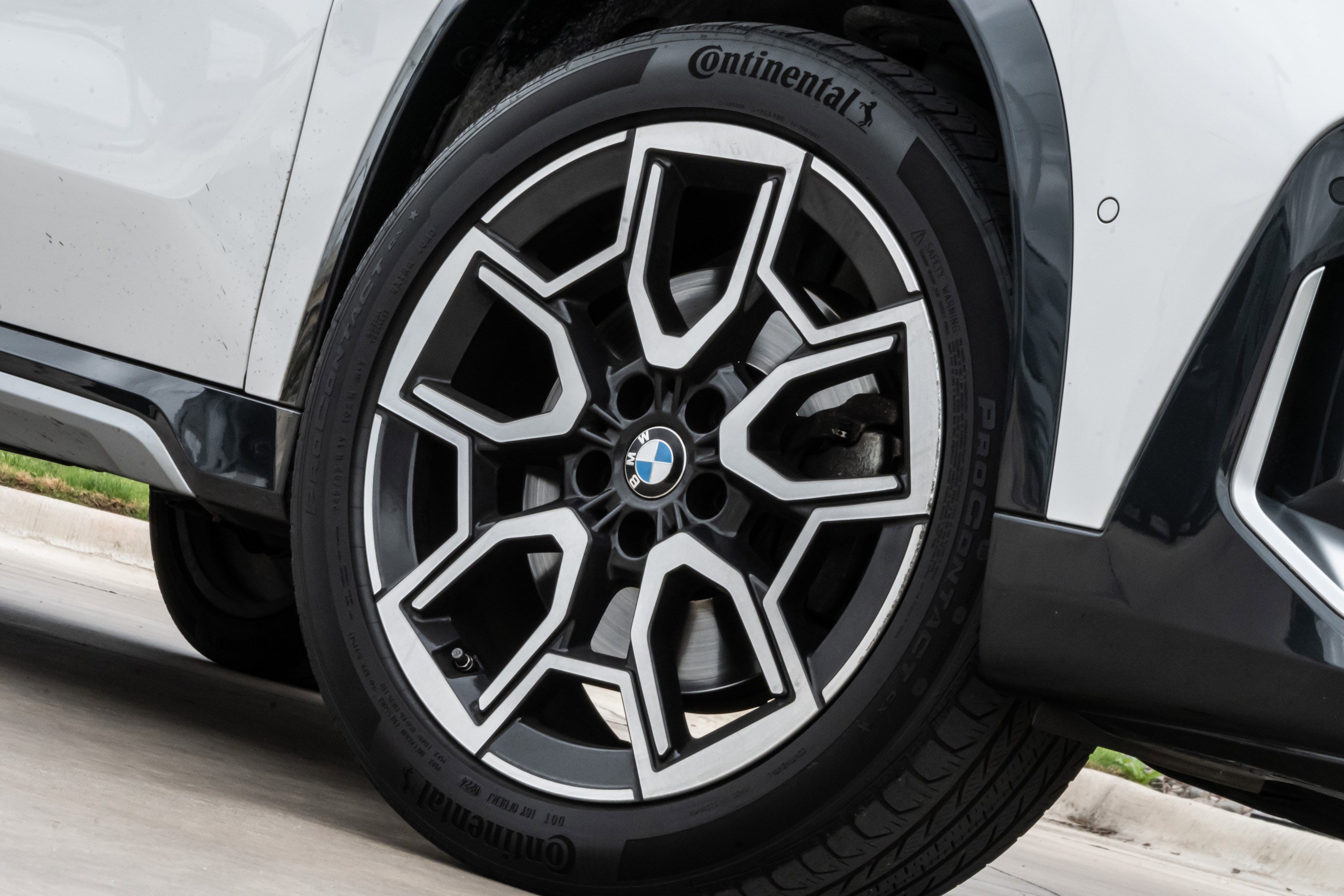 Certified 2024 BMW X1 xDrive28i w/ Premium Package AWD/4WD image 8