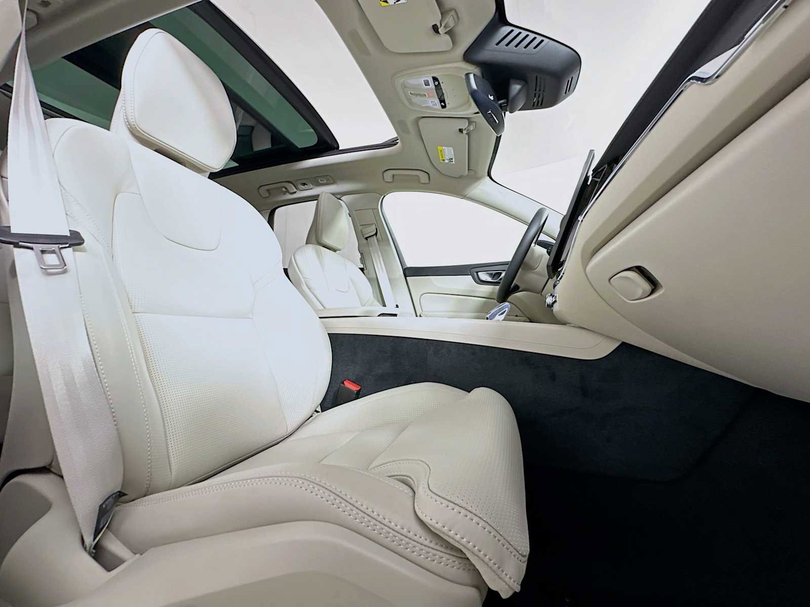 New 2026 Volvo XC60 B5 Ultra w/ Protection Package Premier image 27