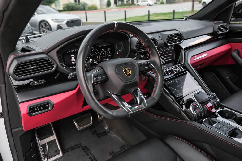 Used 2022 Lamborghini Urus image 13