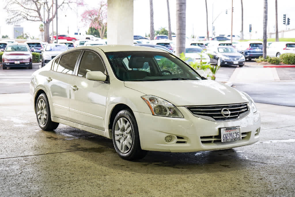 Used 2012 Nissan Altima 2.5 FWD image 3