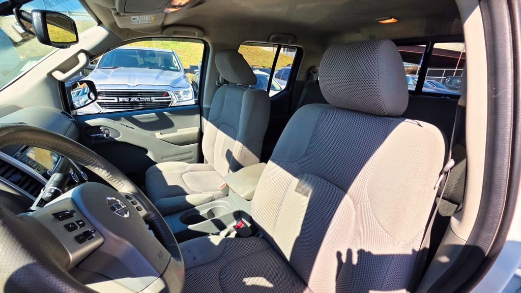 Used 2016 Nissan Frontier SV w/ SV Value Truck Package image 12