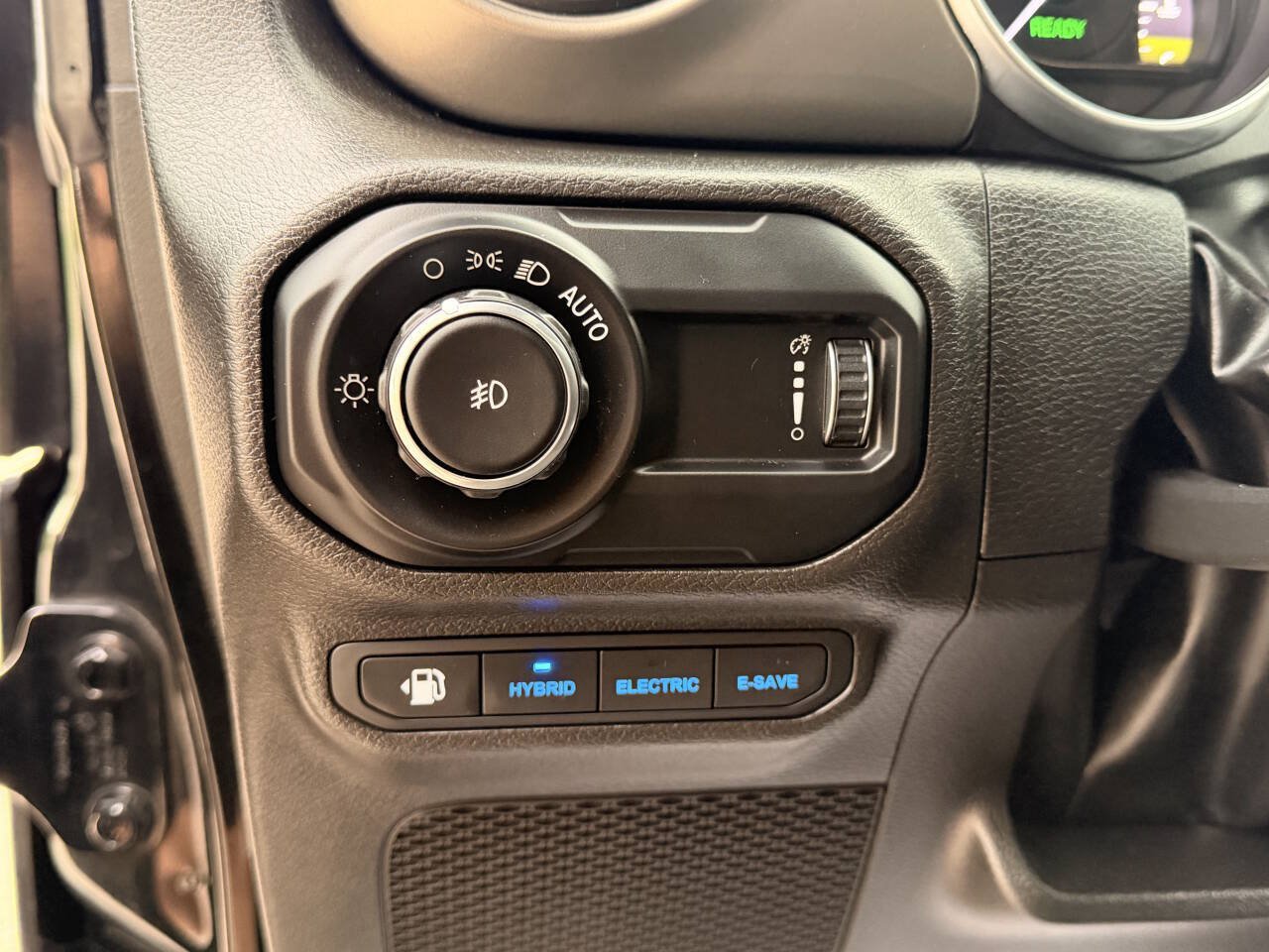 Used 2023 Jeep Wrangler Unlimited w/ Sun & Screen Package AWD/4WD image 14