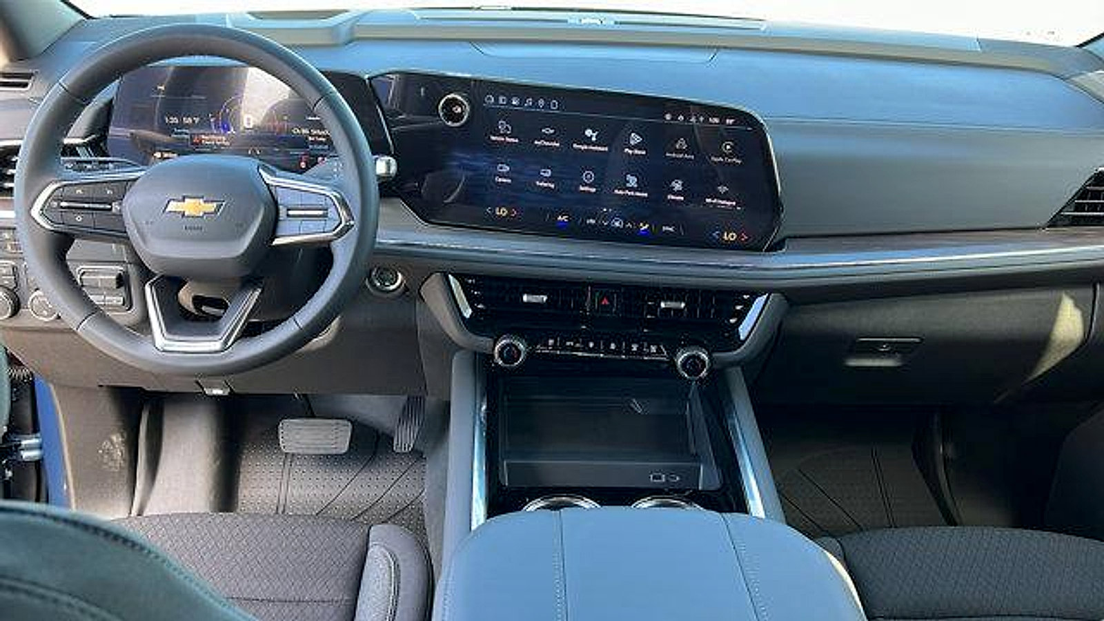 New 2026 Chevrolet Suburban LS image 17