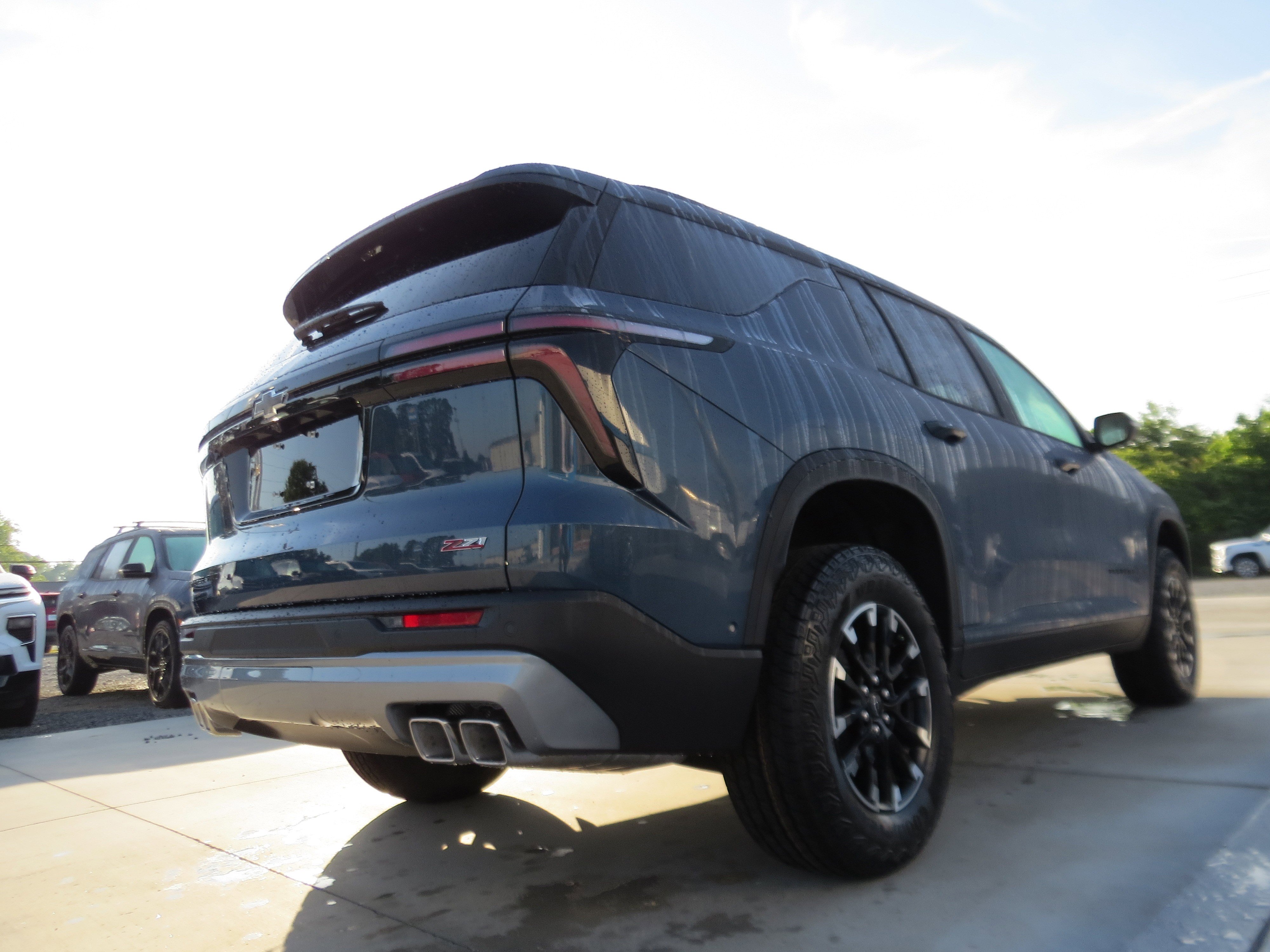 New 2026 Chevrolet Traverse Z71 w/ Enhanced Driving Package AWD/4WD image 4