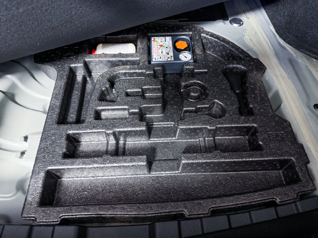 New 2027 Nissan Sentra SR w/ SR Premium Package FWD image 33