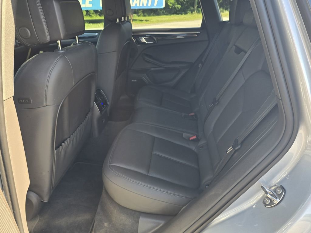 Used 2024 Porsche Macan AWD/4WD image 11
