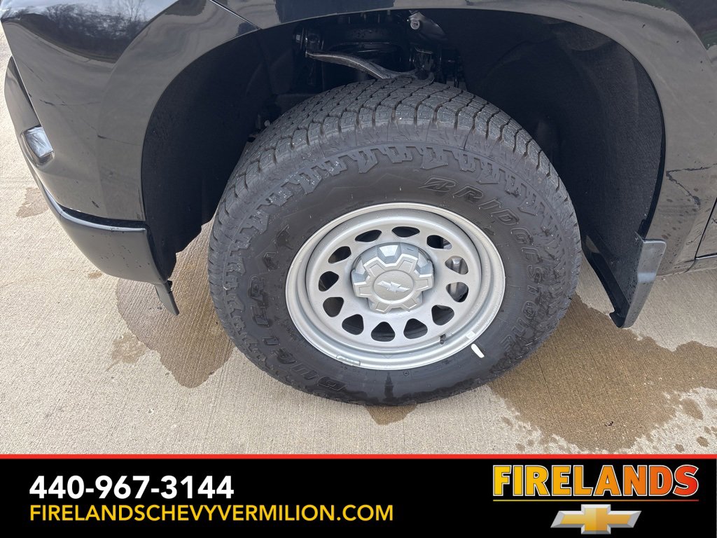 New 2025 Chevrolet Silverado 1500 W/T image 40