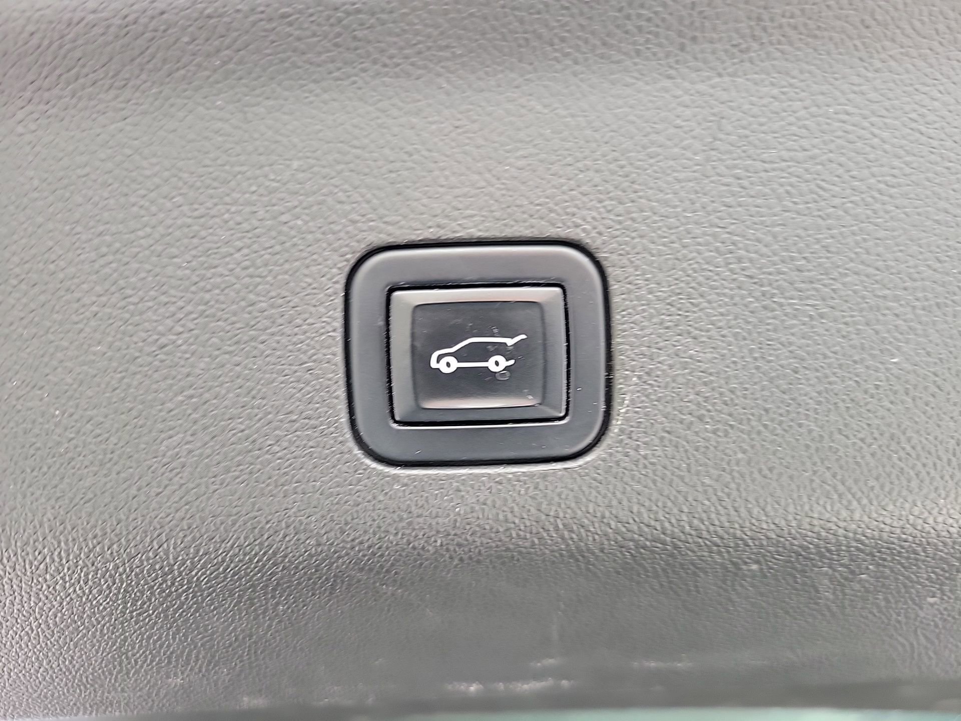 Used 2022 Cadillac Escalade ESV Sport image 17