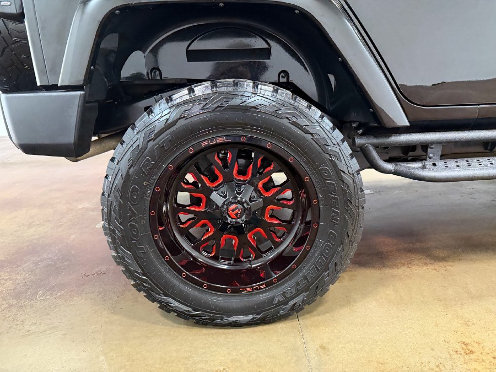 Used 2015 Jeep Wrangler Unlimited Sahara w/ Connectivity Group AWD/4WD image 92