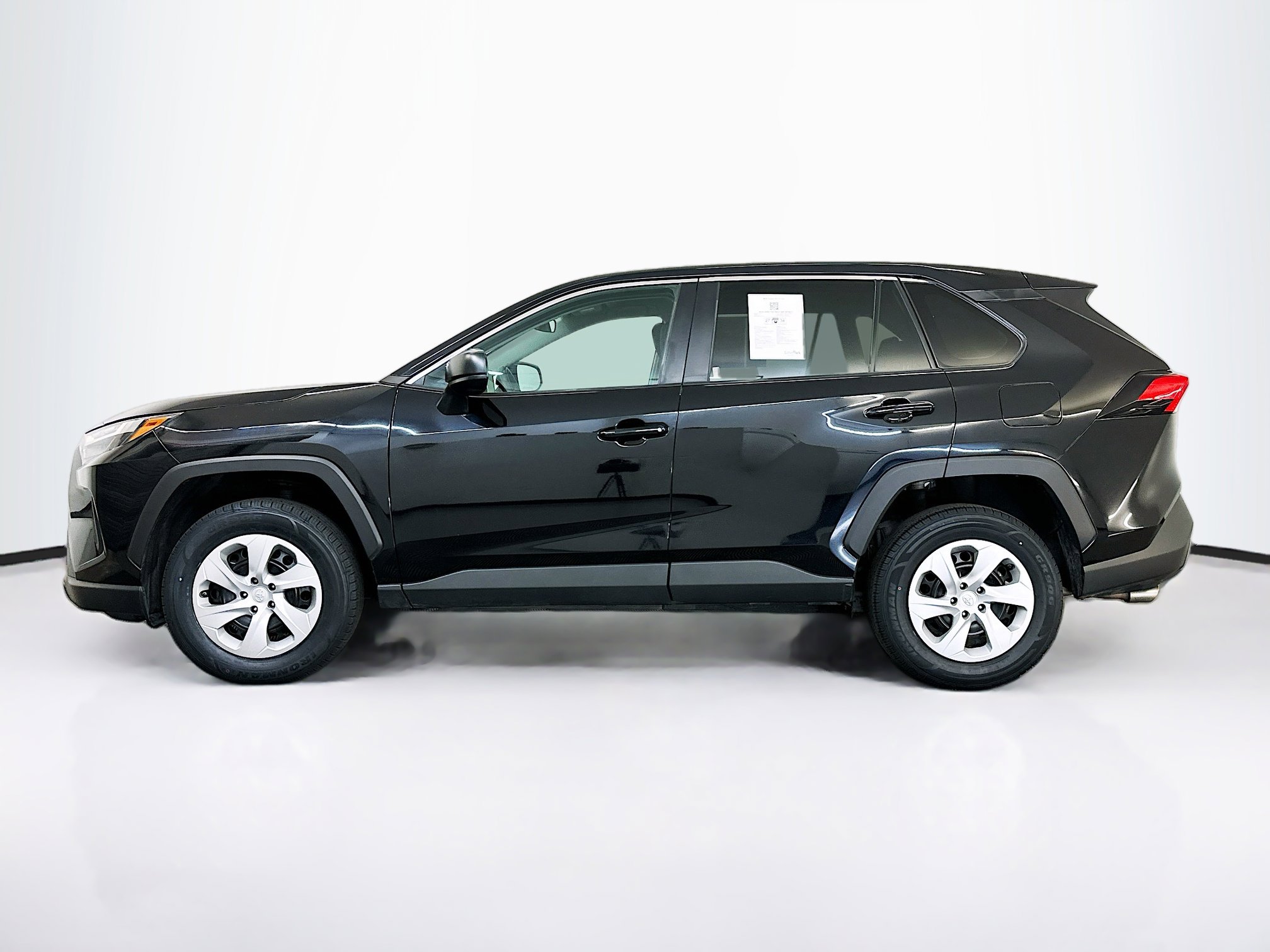 Used 2024 Toyota RAV4 LE image 4