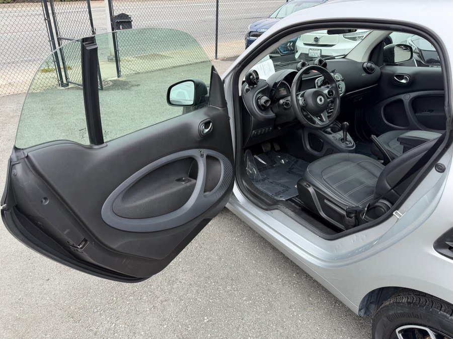 Used 2017 smart fortwo electric drive RWD image 10