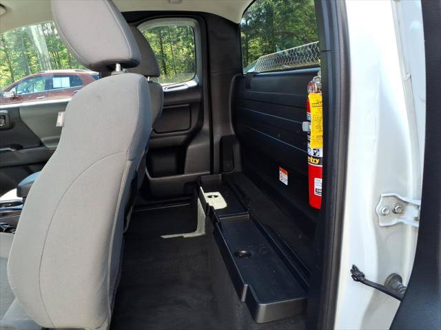 Used 2022 Toyota Tacoma SR AWD/4WD image 9