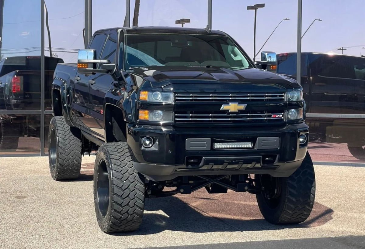 Used 2015 Chevrolet Silverado 2500 LTZ w/ Duramax Plus Package AWD/4WD image 22